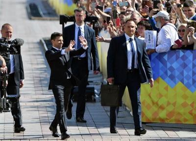 ترامپ، رئیس جمهوری جدید اوکراین را به آمریکا دعوت کرد