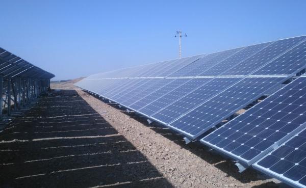 راه اندازی نیروگاه خورشیدی 3 مگاواتی در مرکز